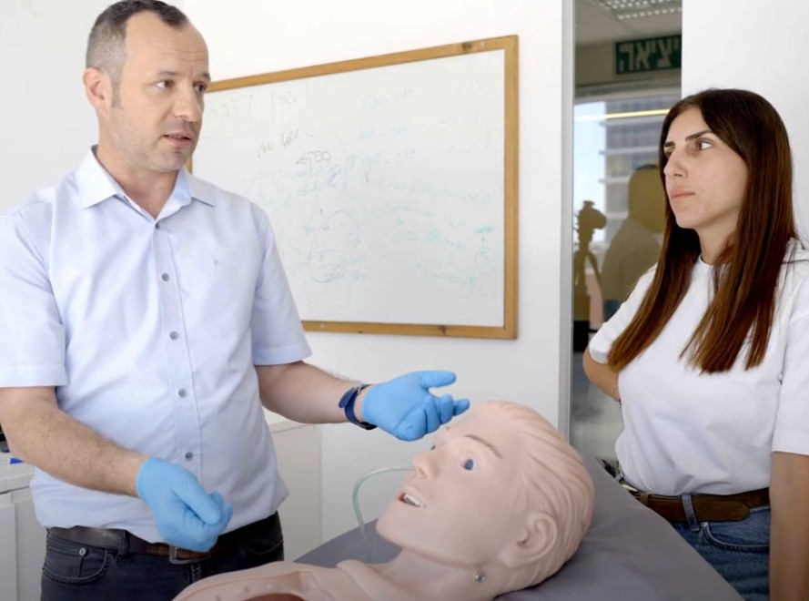 הדרכות מקצועיות לצוותים רפואיים באמצעות סימולציות